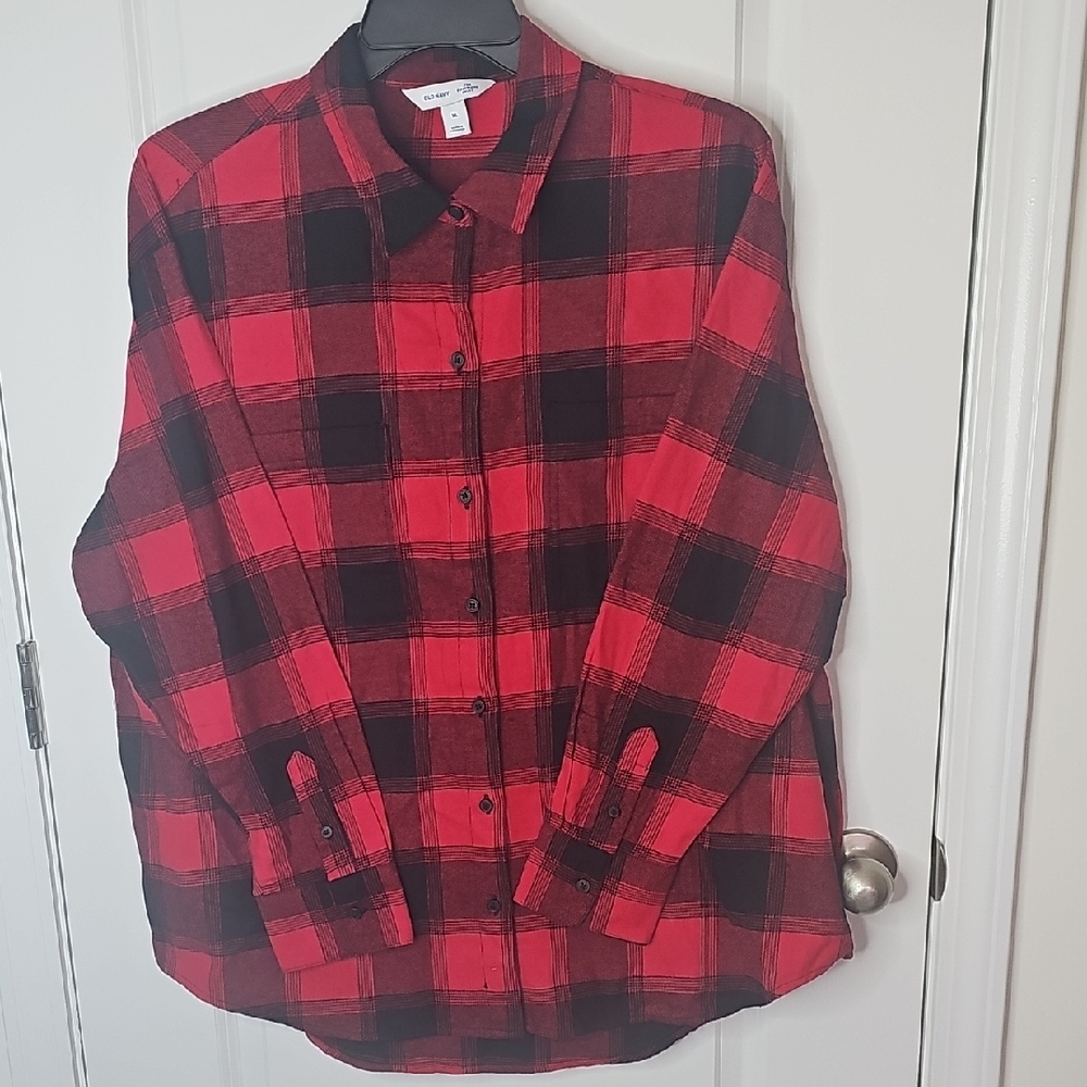 Old Navy Red and Black Plaid Boyfriend Shirt Size XL